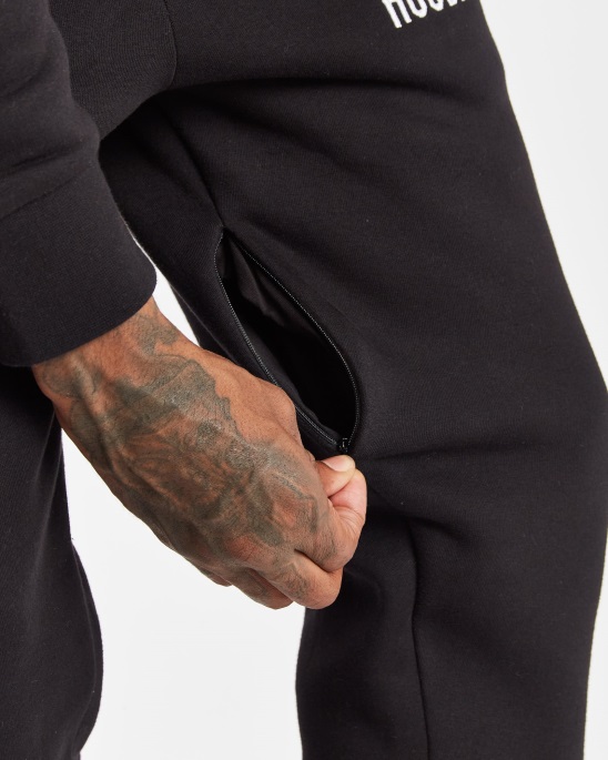 Schwarz/weiße Kapuzenjacke Und Infield-Jogginghose